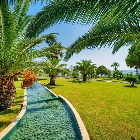 1 Bedroom Seafront Apart W/pool, Garden, Free Wifi Apartament Göcek