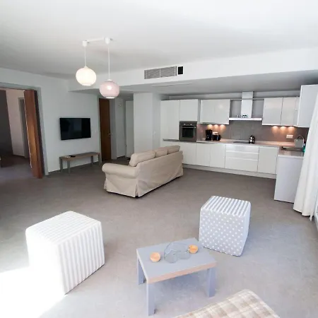 1 Bedroom Seafront Apart W/pool, Garden, Free Wifi Apartament Göcek