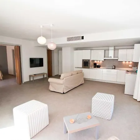 1 Bedroom Seafront Apart W/pool, Garden, Free Wifi Apartament Göcek