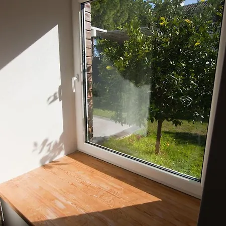 Apartament 1 Bedroom Seafront Apart W/pool, Garden, Free Wifi