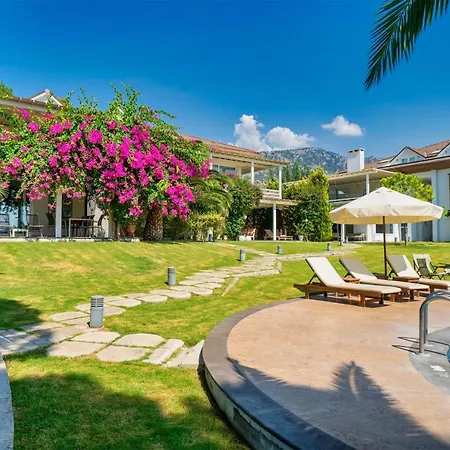 Apartament 1 Bedroom Seafront Apart W/pool, Garden, Free Wifi Göcek